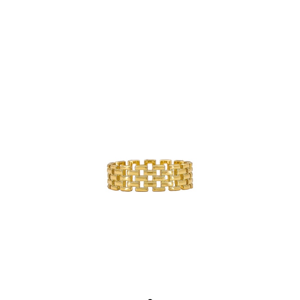 Sashi - Linked band ring in gold size 6